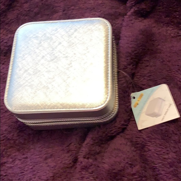 NONE WT-2-BLACK 1- SILVER ZIPPER CLOSED FOR TRAVEL - Picture 2 of 2